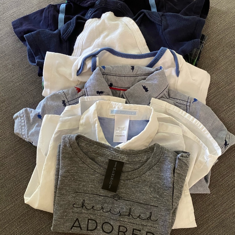 Few baby tops 6-12 months